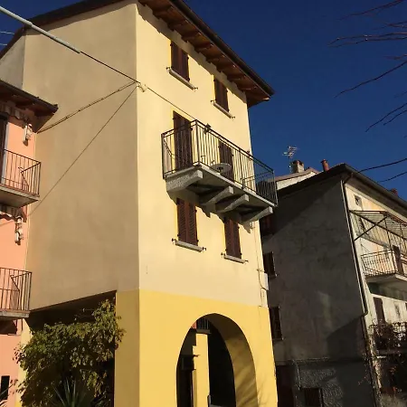 Casa Con Splendida Vista Sul Lago Di Como, Con Patio E Balconi Apartamento *