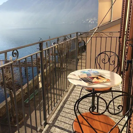Casa Con Splendida Vista Sul Lago Di Como, Con Patio E Balconi Apartamento *