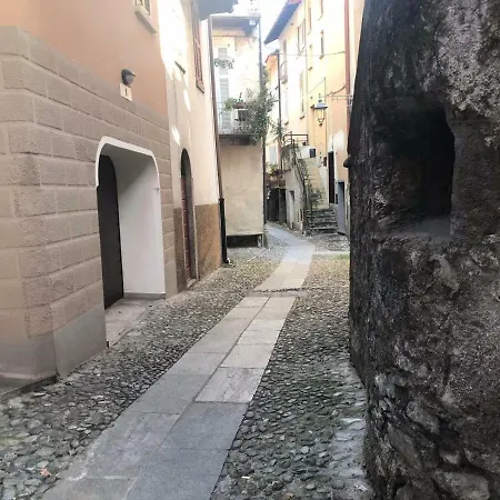 Casa Con Splendida Vista Sul Lago Di Como, Con Patio E Balconi דירה